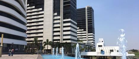 Innenpool, Außenpool