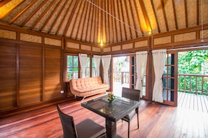 Familievilla | Utsikt fra balkong