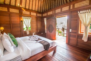 Biệt thự Deluxe | Trang trí khác biệt, trang bị nội thất với thiết kế riêng biệt, bàn 