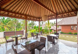 Aamiainen, lounas ja illallinen