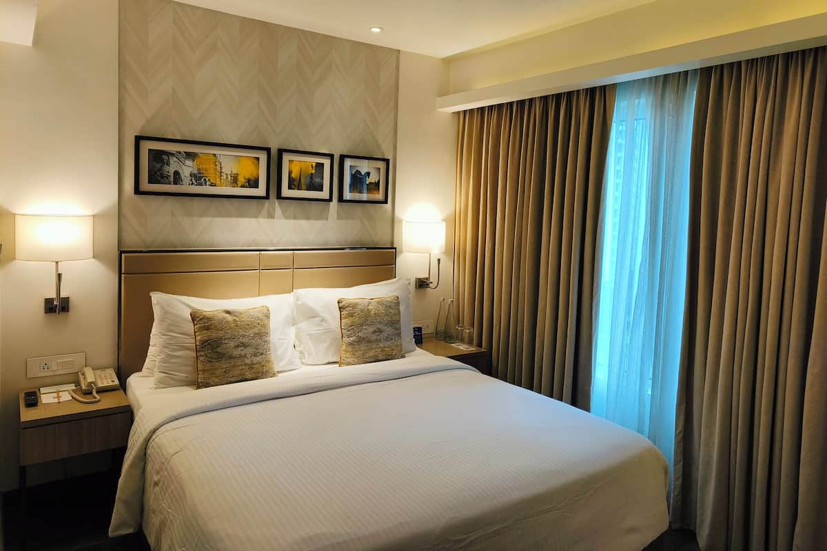 Superior Room, 1 Double Bed | Premium bedding, down duvets, pillow-top beds, minibar