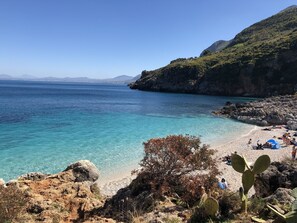 Beach nearby, sun loungers, beach towels