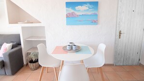 Studio, balkong | Oppholdsrom