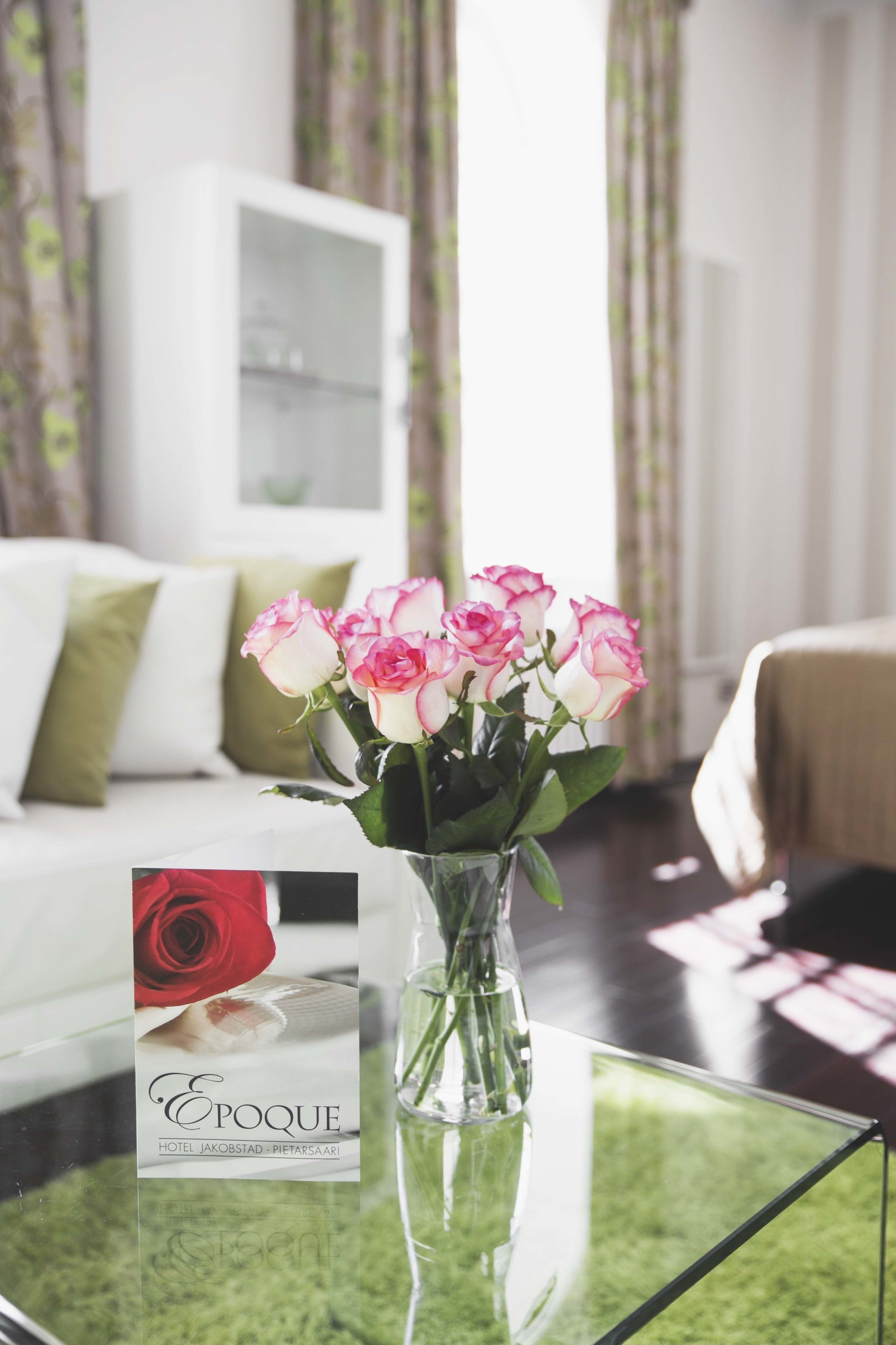 ห้องแกรนด์ | เครื่องนอนระดับพรีเมียม, มินิบาร์, ห้องพักตกแต่งอย่างมีเอกลักษณ์