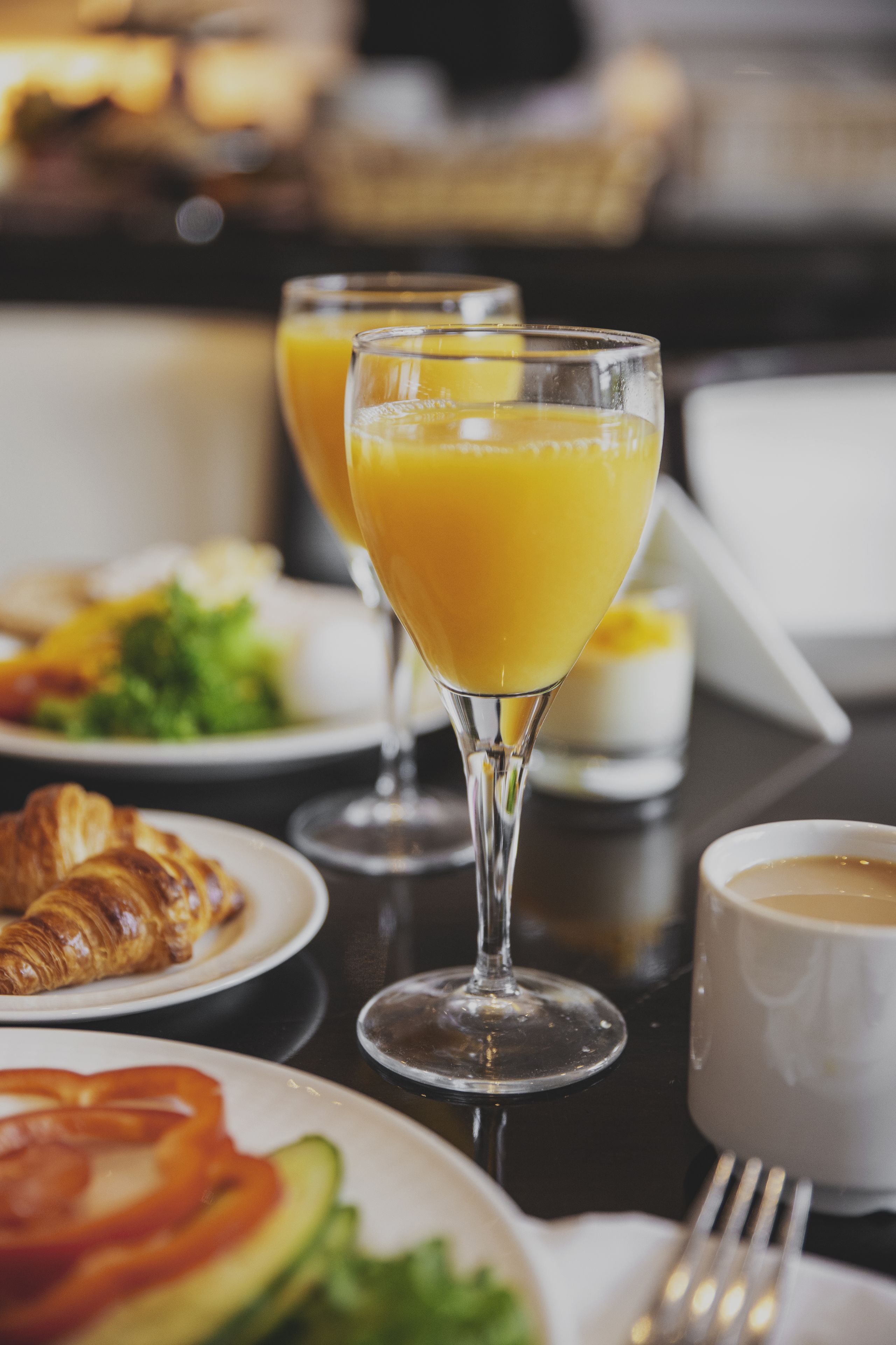 Bữa sáng buffet hàng ngày (19.50 EUR/mỗi người) 