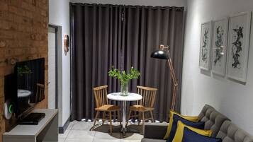 Apartment | Living area | Flat-screen TV