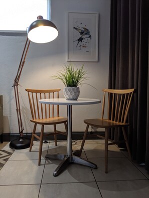 Apartment | In-room dining - Junction 502 Apartments (Pretoria)