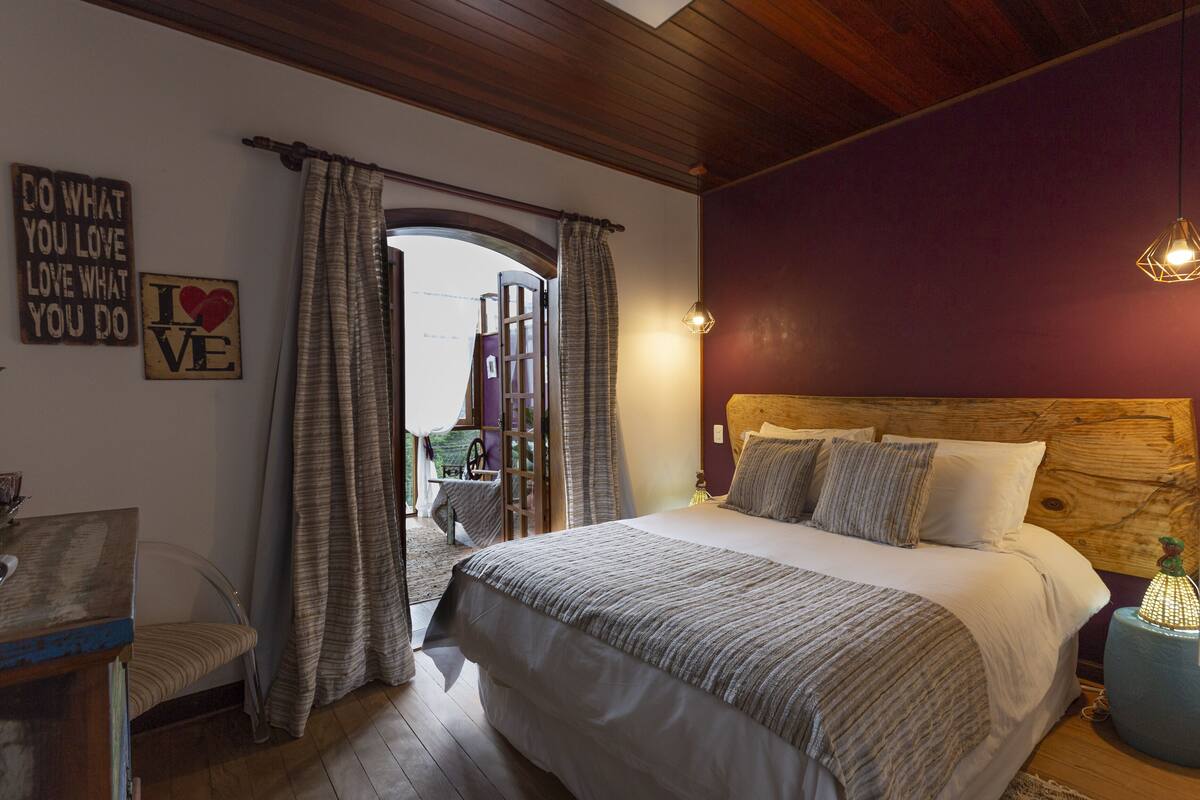 Down comforters, pillowtop beds, soundproofing, free WiFi