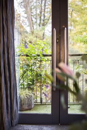 Luxury Apartment, 2 Bedrooms (The Brick Loft) | Balcony