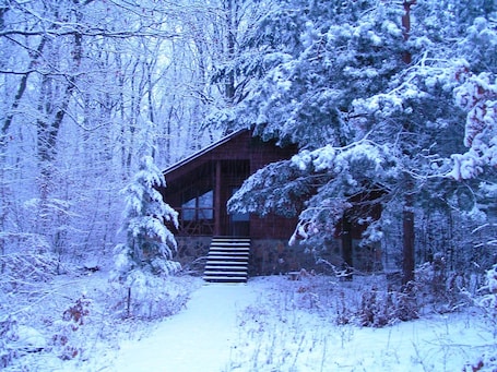 Detalle exterior. Dubky Hotel