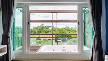 Penthouse 2 Bedroom Pool View Jacuzzi | 客房景观