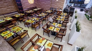 Restaurant - Hotel Rainbow Tower Shamshabad Airport Zone (Hyderabad)