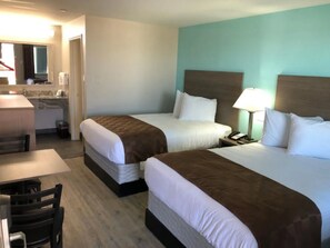 Double Full Beds - The Mariner (Galveston)