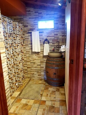 Cabaña romántica | Lavabo del cuarto de baño