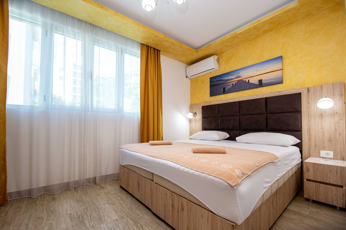 Estudio, planta baja | 1 habitación y camas con efecto memoria