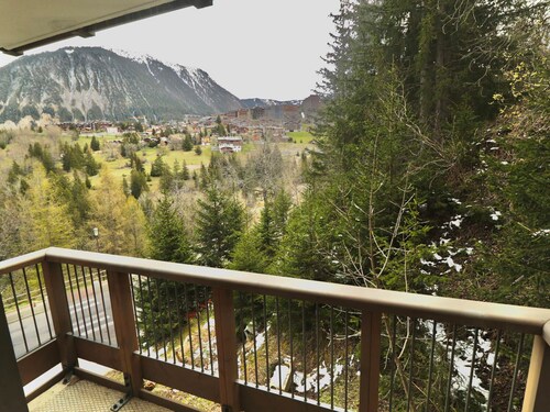 Spacious apartment for 10 with wifi and parking in Courchevel