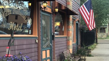 Fachada de la propiedad