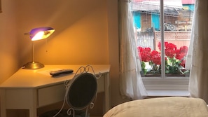 Villa Deluxe, varias habitaciones, hidromasaje | Edredón, decoración personalizada, muebles diferentes y wifi gratis 