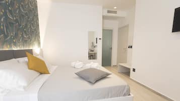 Deluxe kamer, 1 twee- of 2 eenpersoonsbedden, balkon (103) | Luxe beddengoed, donsdekens, bedden met traagschuimmatrassen