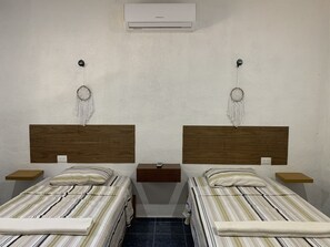 House | 2 bedrooms, iron/ironing board, free WiFi