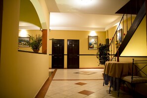 Interior - Hotel Merliot (Antiguo Cuscatlán)