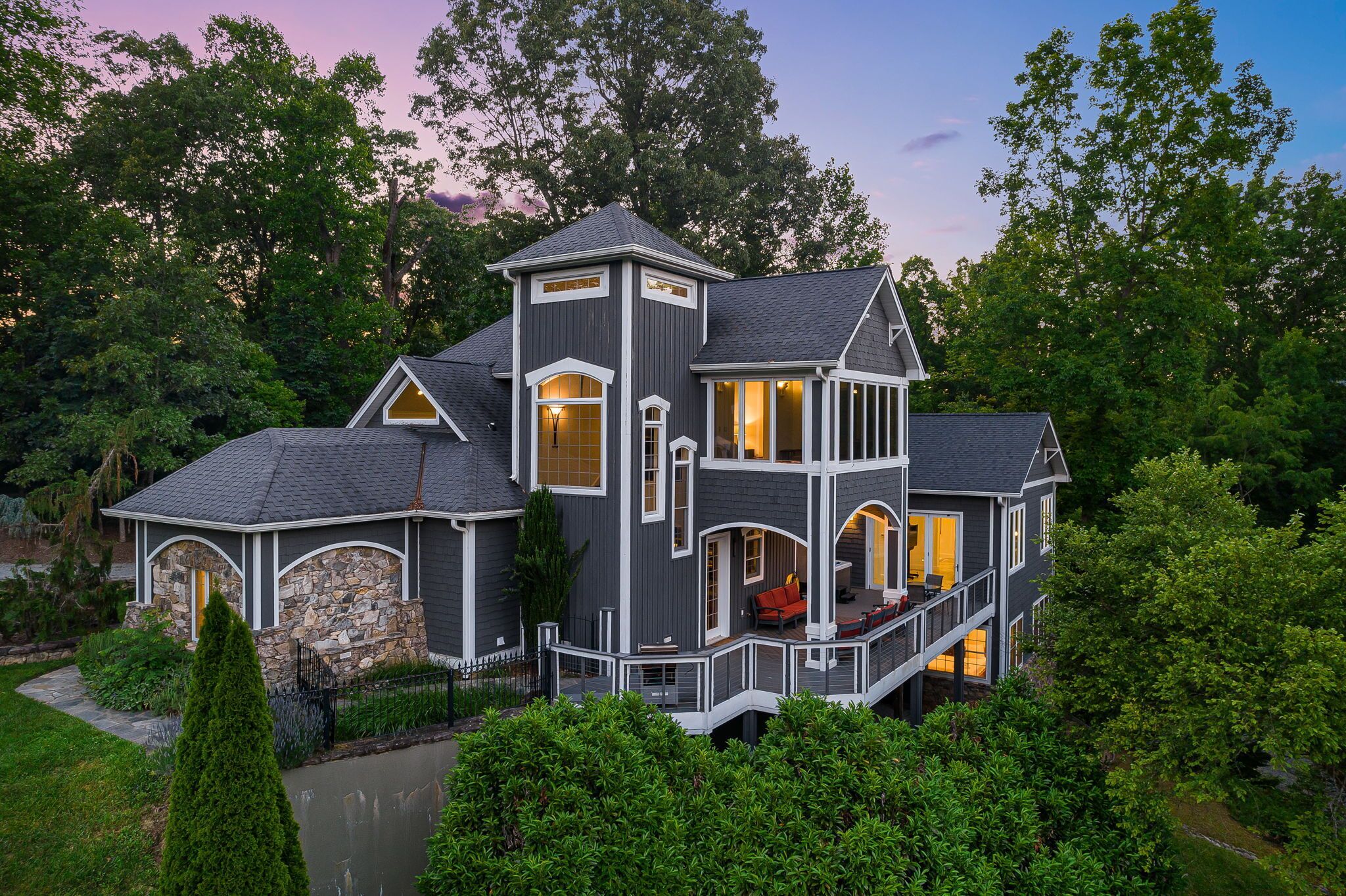 Waterfall Manor by Carolina Mornings | Jetted Tub & Near Fishing🎣