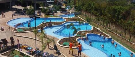 Piscina interna, piscina externa