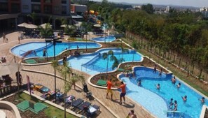 Piscina coperta, piscina all'aperto