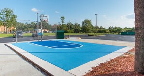 Sports court - Enchanting Newly Renovated 1.5miles to Disney and Near Tons of Restaurants 760 (Kissimmee)