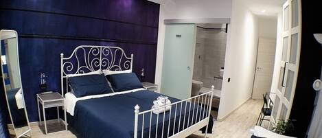 3 slaapkamers, een strijkplank/strijkijzer, wifi, beddengoed