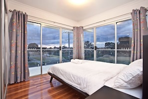 Premium bedding, free WiFi