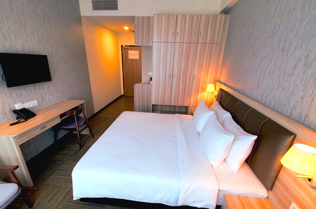 deluxe king | 1 bedroom, minibar, desk, free wifi