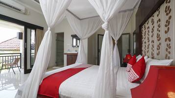 Escrivaninha, Wi-Fi de cortesia, roupa de cama