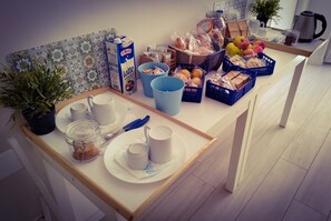 包含每日自助早餐