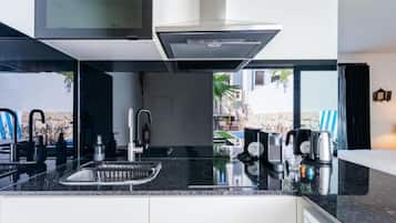 Exclusive Studio Suite, Terrace, Garden View (Conguito) | Private kitchenette | Mini-fridge, microwave, espresso maker, electric kettle