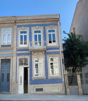 واجهة المنشأة
