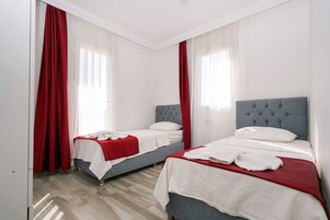 公寓, 2 间卧室 | 办公桌、熨斗/熨板、床单