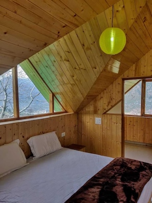 Quarto casal luxo | Cortinas blackout, quartos à prova de som, Wi-Fi de cortesia