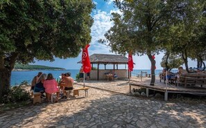 Property grounds - Rustic Holiday Home with heated pool near Pula (Marcana)