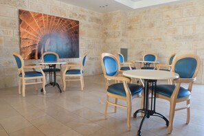 Lobby sitting area - HI Akko Hostel (Acre)