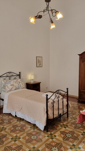 Chambre Simple Ville, 1 lit une place, non-fumeur