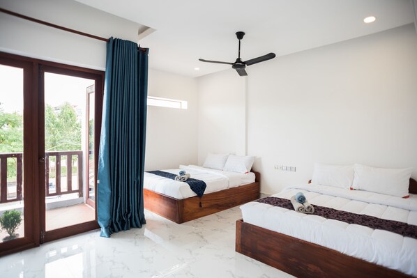 Deluxe Family Room | Laptop workspace, free WiFi