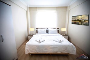 Classic Apartment, 2 Bedrooms | Egyptian cotton sheets, premium bedding, laptop workspace - Baka Suite (Trabzon)