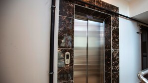 Interior entrance - Baka Suite (Trabzon)
