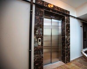 Interior entrance - Baka Suite (Trabzon)