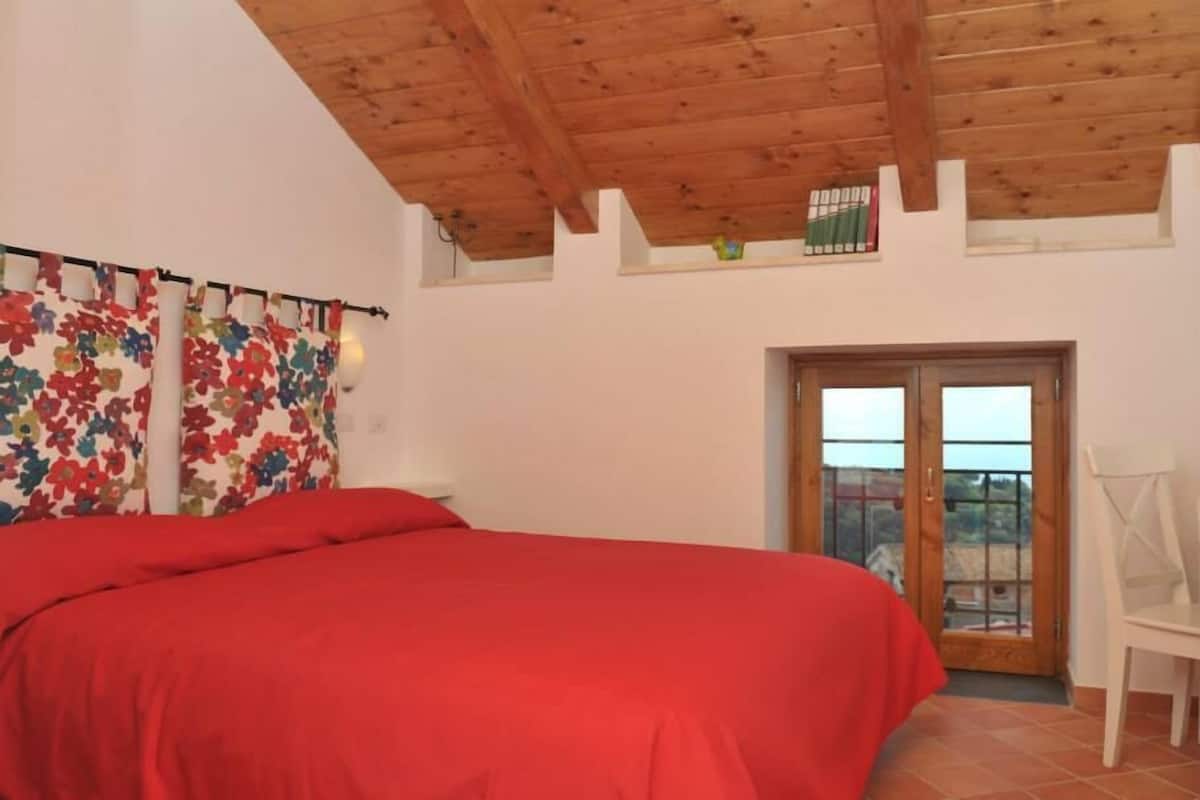 Classic Double or Twin Room, Sea View | Minibar, desk, free WiFi, bed sheets