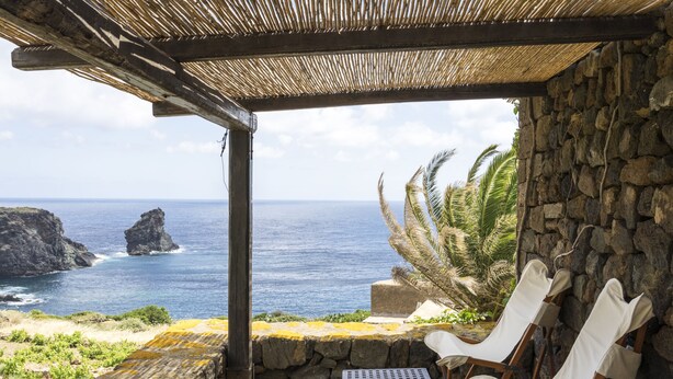 Classic Room | Balcony - Clublevante (Pantelleria)