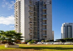 Garden - Luxury Mini Penthouse Sea View Best Loc (Bat Yam)