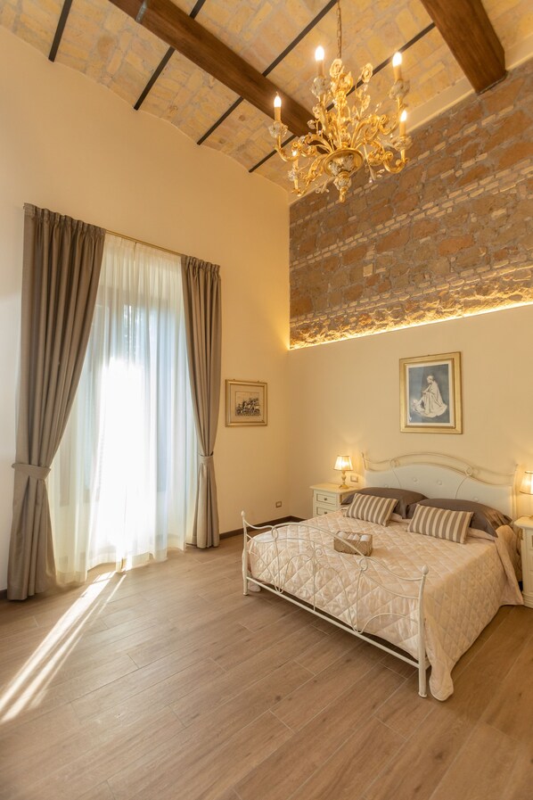 Chambre Quadruple Luxe | Bureau, rideaux occultants, chambres insonorisées, Wi-Fi gratuit