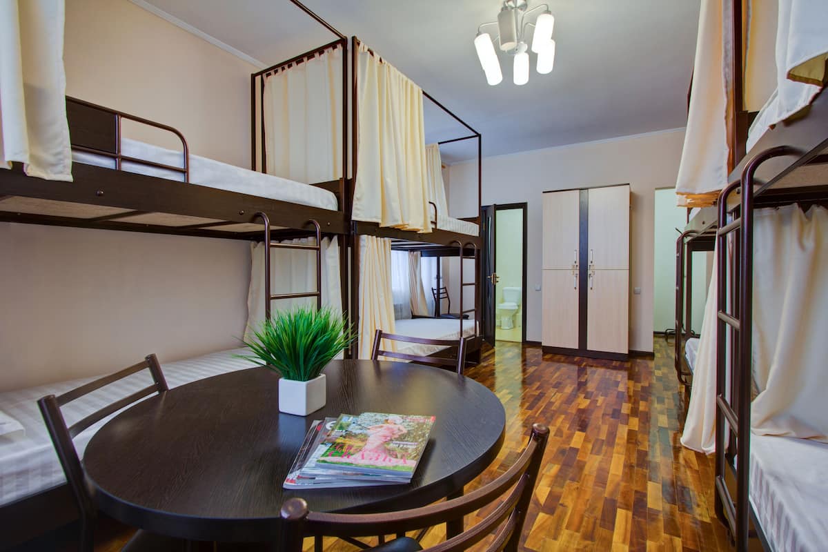 Bed in 8-Beds Mixed Dormitory Room | Desk, laptop workspace, blackout drapes, soundproofing